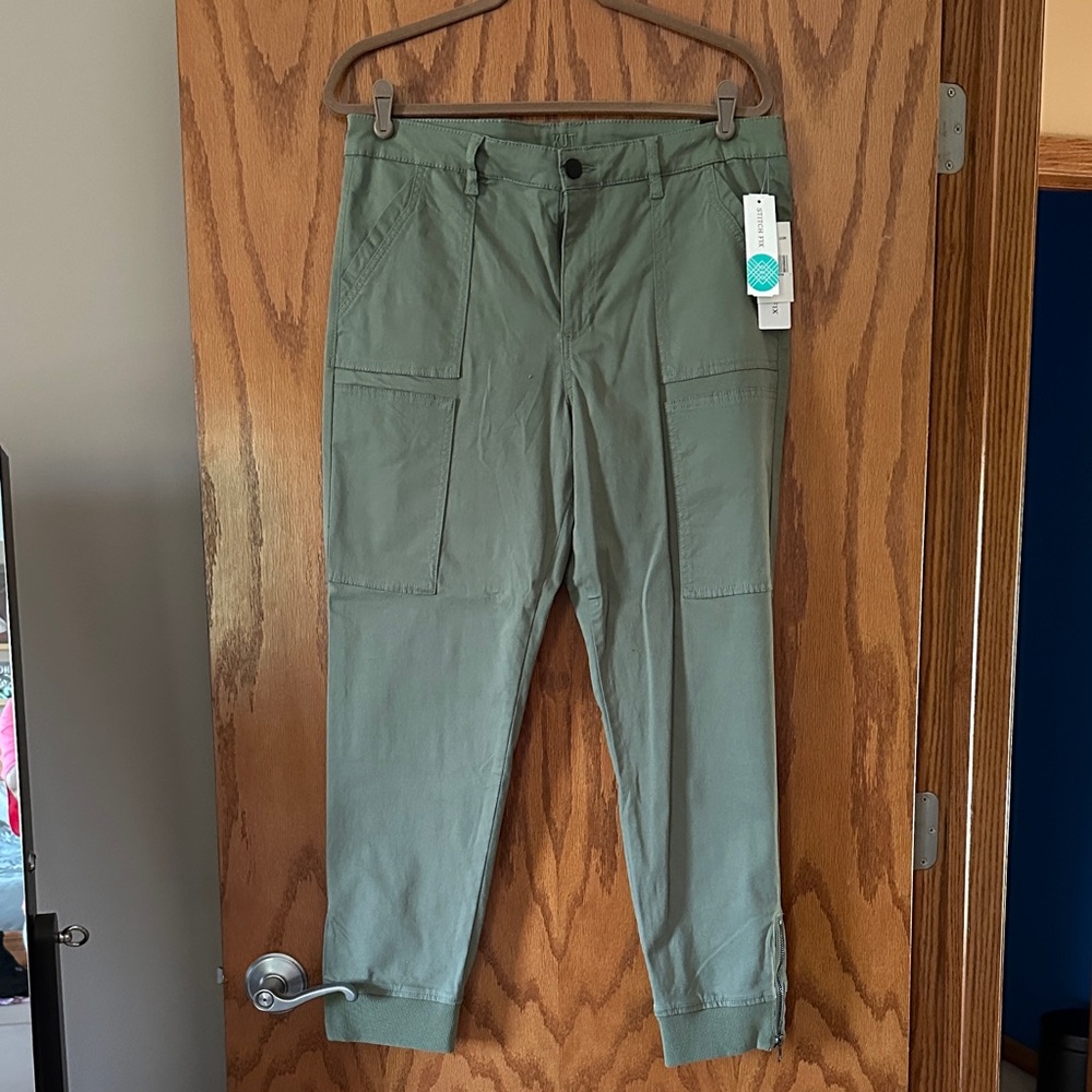 Women’s Green Zip Bottom Pants Sz 12